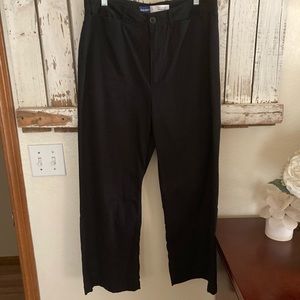 Old Navy black wide-legged crop pant, size 10